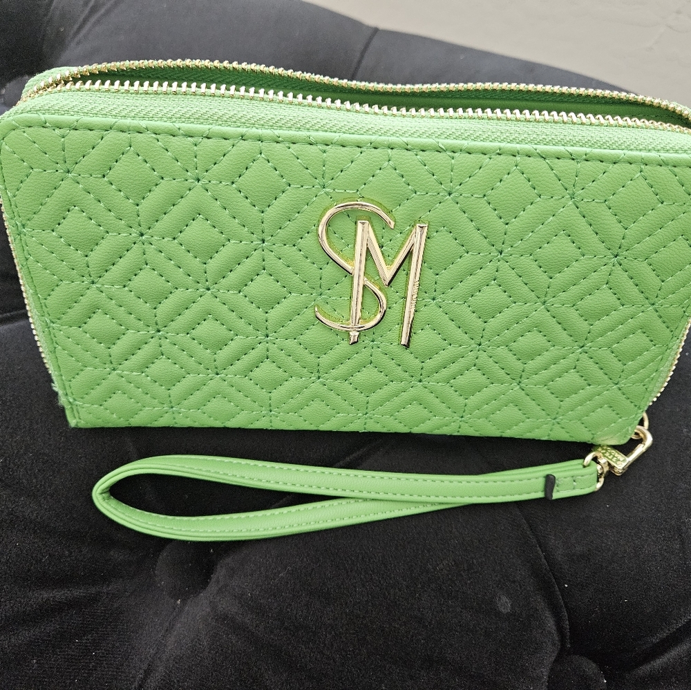 STEVE MADDEN BANGELO GREEN FLARE WRISTLET